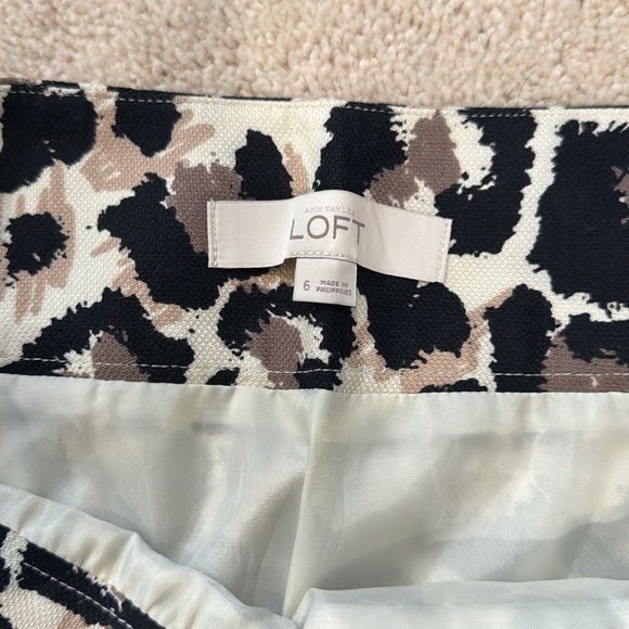 LOFT Leopard Print Skirt - Size 6 - Picture 5 of 7